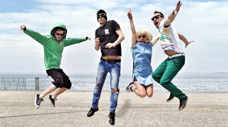 "ΜΙΚRO Live in Athens": Επιστροφή στην πόλη που χορεύουνε όλοι