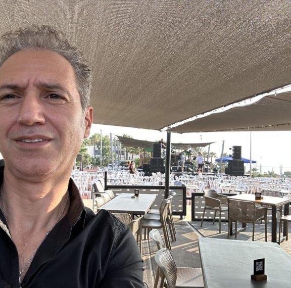 μ-παγώνη-για-δ-κόκοτα-δεν-θα-γίνει-τρίτ