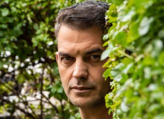 όλος-ο-κόσμος-του-γιώργου-τεντζεράκ
