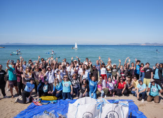 Garnier: Καθάρισε την παραλία Β’ Αλίπεδο στον Άλιμο με αφορμή την Ημέρα της Γης και απομάκρυνε 80 κιλά απορριμμάτων