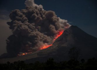 Τραγωδία: 31χρονη έπεσε σε κρατήρα ηφαιστείου προσπαθώντας να βγάλει φωτογραφία
