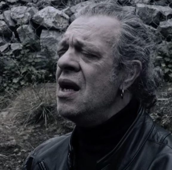 γιάννης-τσορτέκης-ερμηνεύει-τον-καϊ