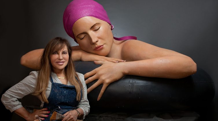 Carole A. Feuerman: Η κορυφαία Αμερικανίδα γλύπτρια παρουσιάζει απόψε την πρώτη ατομική της έκθεση στην Ελλάδα