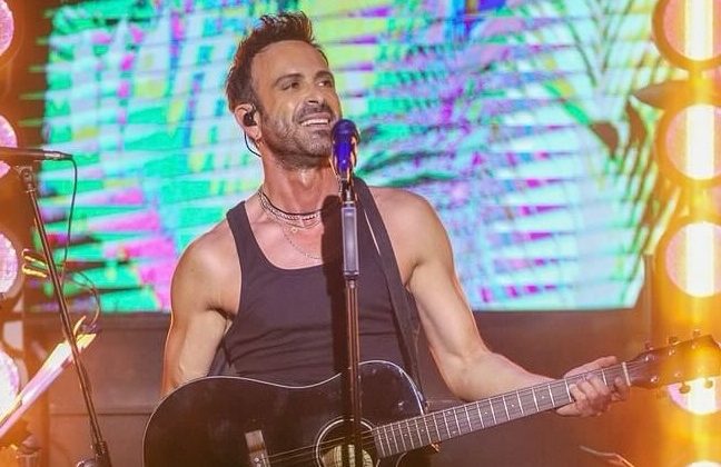 O Κωνσταντίνος Χριστοφόρου διασκεύασε το "Mon Amour" του Slimane