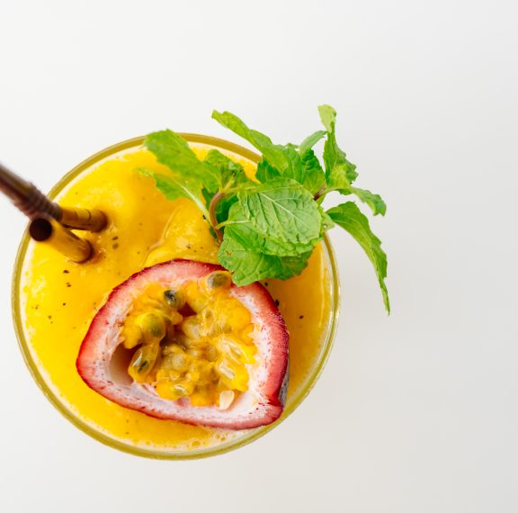 δοκίμασε-το-πιο-ψαγμένο-passion-fruit-mocktail-και-ζήσε-μ