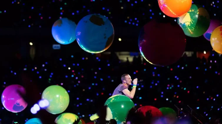 Coldplay: Στον «αέρα» το πολυαναμενόμενο video clip στο Ηρώδειο