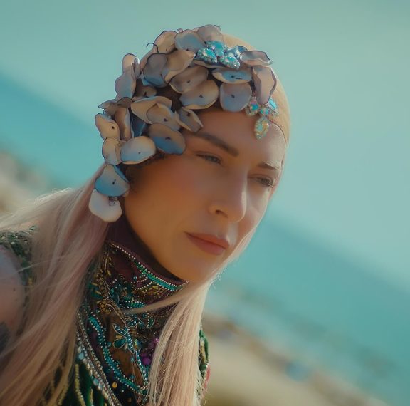 η-ηρώ-εμμανουηλίδου-φεύγει-πάει-dubai