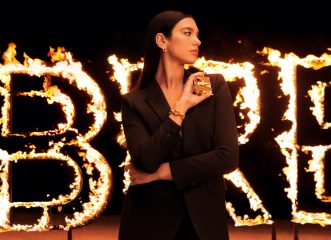libre-flowers-flames-το-νέο-άρωμα-του-οίκου-ysl-για-μια-γυ