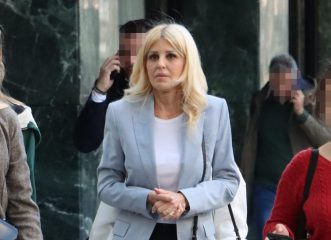 έλενα-ράπτη-η-πολύ-κομψή-εμφάνιση-στη-β