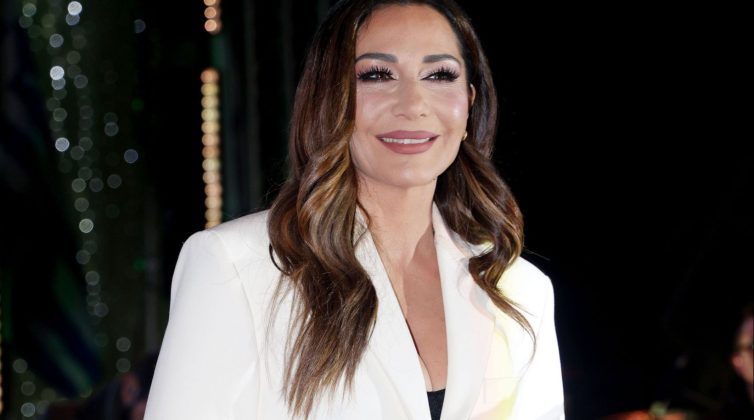 %ce%b4%ce%ad%cf%83%cf%80%ce%bf%ce%b9%ce%bd%ce%b1-%ce%b2%ce%b1%ce%bd%ce%b4%ce%ae-to-glam-look-%cf%84%ce%b7%cf%82-%cf%83%ce%b5-%ce%b5%ce%bf%cf%81%cf%84%ce%b1%cf%83%cf%84%ce%b9%ce%ba%cf%8c-event0