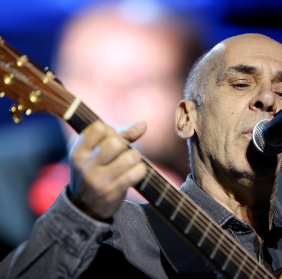 ο-ορφέας-περίδης-έρχεται-στη-σφίγγα-τα