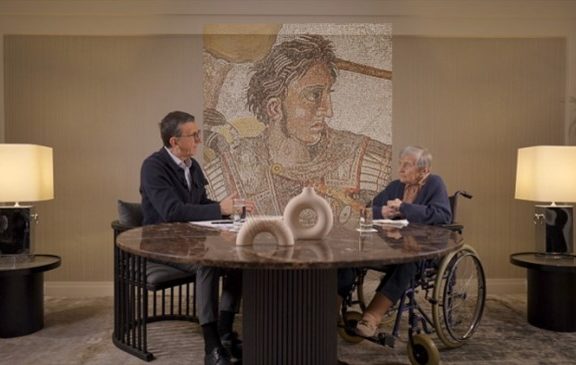 η-ελένη-γλύκατζη-αρβελέρ-αφηγείται-τη