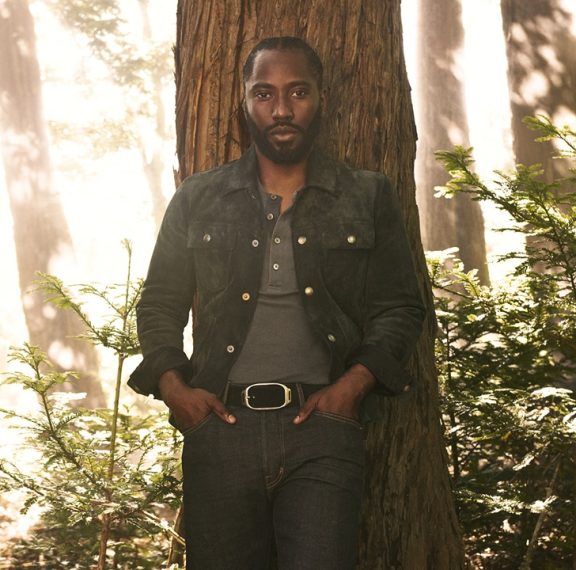 john-david-washington-φοράει-το-νέο-άρωμα-bois-pacifique-του-οίκου-tom-ford