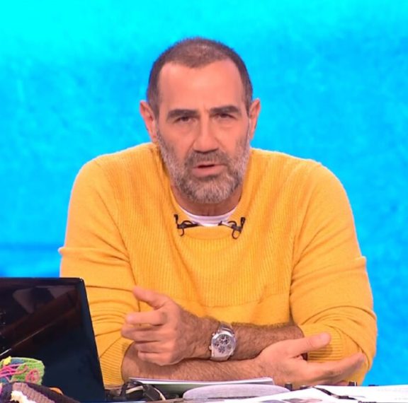 ο-αντώνης-κανάκης-ανακοίνωσε-on-air-το-τέλο