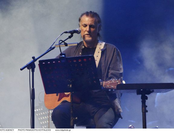 ο-φίλιππος-πλιάτσικας-με-τη-19χρονη-κόρη