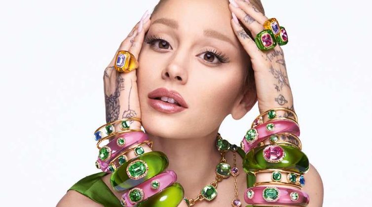 %ce%b7-%ce%bd%ce%ad%ce%b1-%ce%ba%ce%b1%ce%bc%cf%80%ce%ac%ce%bd%ce%b9%ce%b1-%cf%84%ce%b7%cf%82-swarovski-%ce%bc%ce%b5-%cf%84%ce%b7%ce%bd-ariana-grande-%ce%b5%ce%af%ce%bd%ce%b1%ce%b9-%ce%b5%ce%bc%cf%800