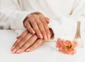 ημιμόνιμο-μανικιούρ-οι-κρυφοί-κίνδυν