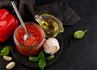η-τέχνη-της-σάλτσας-ντομάτας-τα-2-υλικά