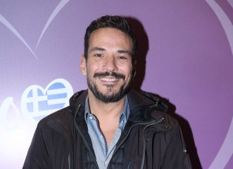 ο-κώστας-τσουρός-πάει-στον-σκαϊ-και-ξεκ