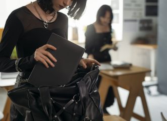 η-επιστροφή-των-it-bags-όταν-η-μόδα-ξαναγράφ