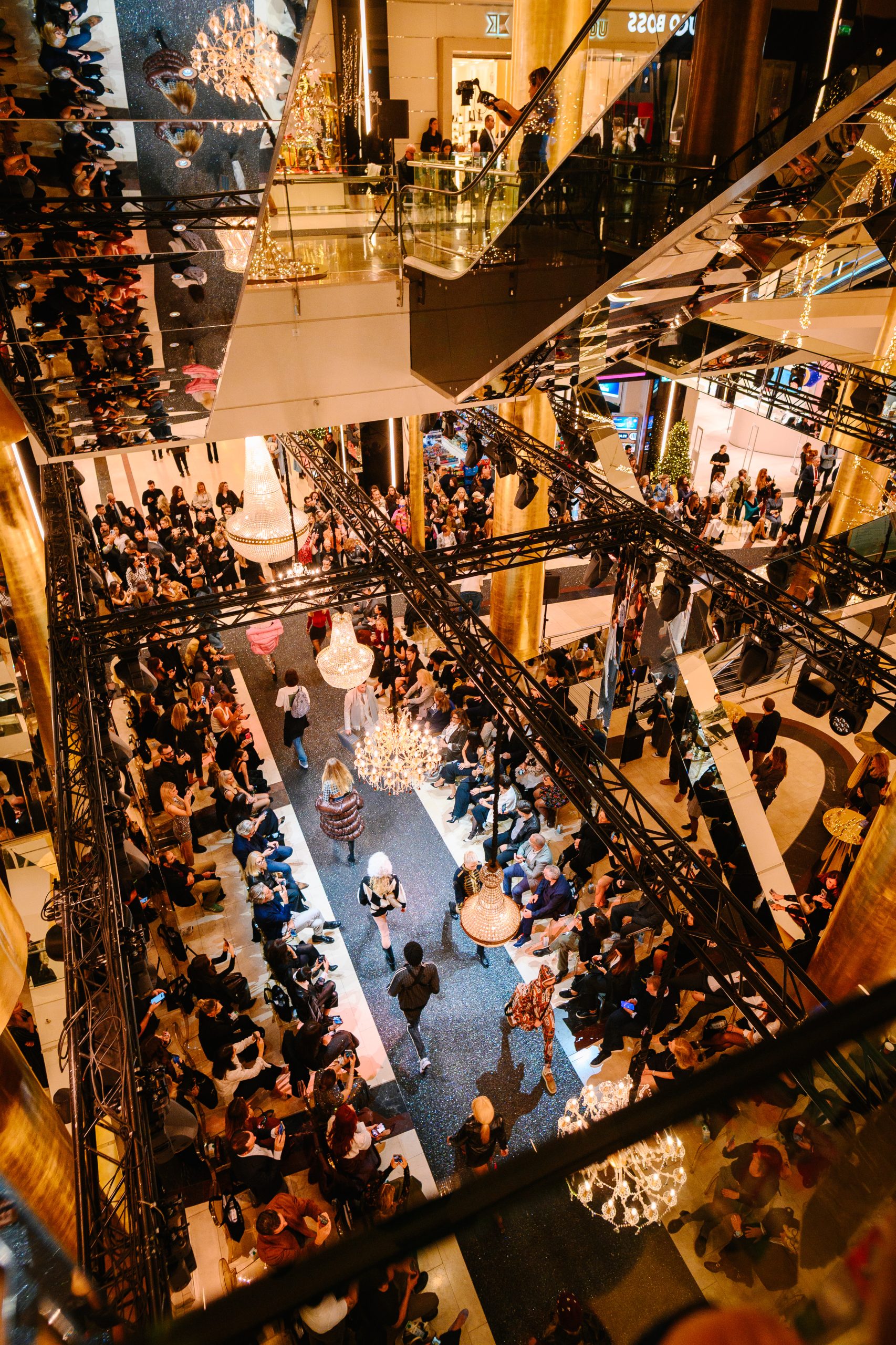 stay-golden-fashion-show-%cf%84%ce%bf-%cf%80%ce%b9%ce%bf-golden-fashion-show-%cf%84%ce%b7%cf%82-%cf%87%cf%81%ce%bf%ce%bd%ce%b9%ce%ac%cf%82-%cf%83%cf%84%ce%bf-golden-hall42