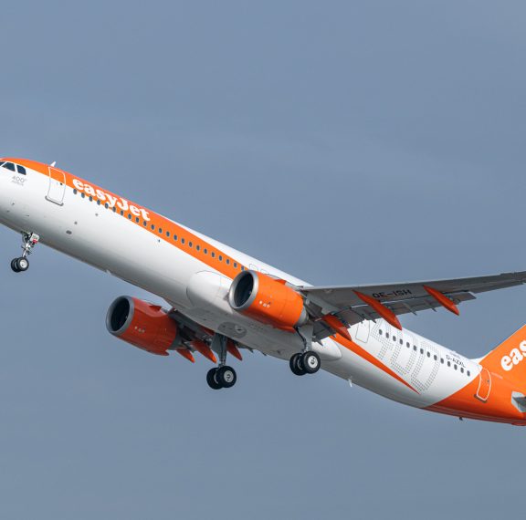 easyjet-black-friday-προσφορές-με-νέα-απευθείας-σύνδεσ