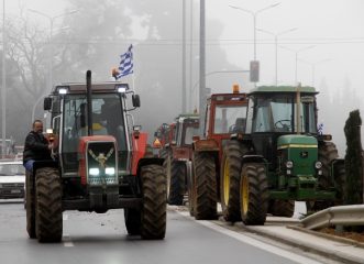εκτακτο-στο-σύνταγμα-οι-αγρότες-με-τα-τ