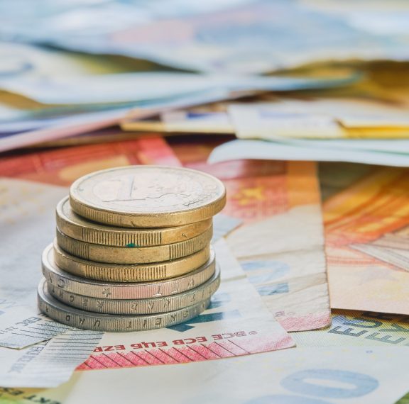 αυτόματο-επίδομα-300-ευρώ-οι-δικαιούχοι