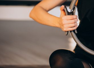 πώς-να-κάνετε-pilates-στο-σπίτι-χωρίς-ακριβό