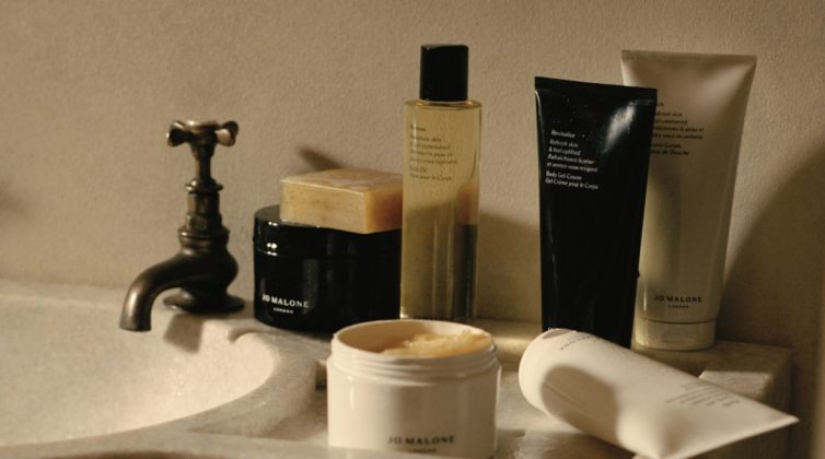 jo-malone-london-%cf%80%ce%b1%cf%81%ce%bf%cf%85%cf%83%ce%b9%ce%ac%ce%b6%ce%b5%ce%b9-%cf%84%ce%b7-%ce%bd%ce%ad%ce%b1-care-collection0