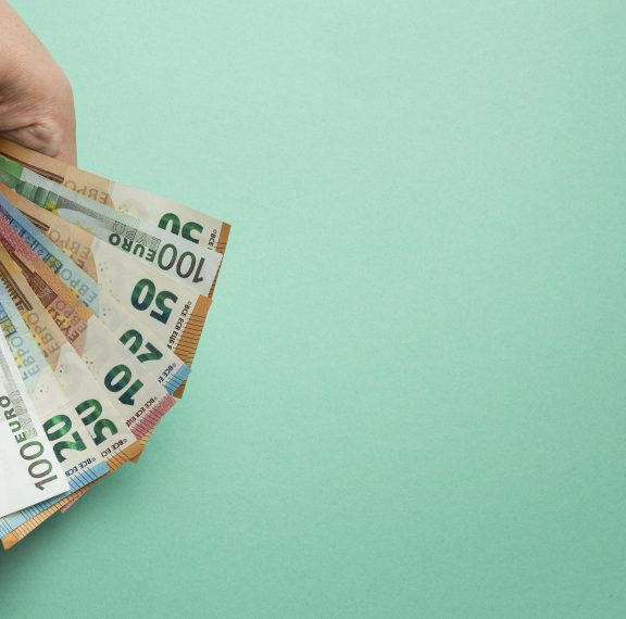 έκτακτο-επίδομα-300-ευρώ-οι-δικαιούχοι