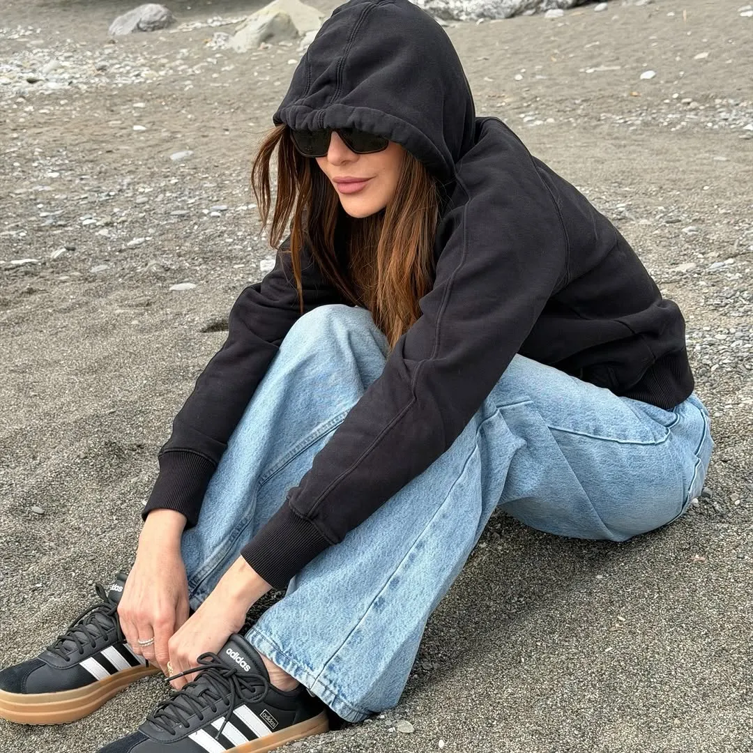 %ce%b4%ce%ad%cf%83%cf%80%ce%bf%ce%b9%ce%bd%ce%b1-%ce%b2%ce%b1%ce%bd%ce%b4%ce%ae-%ce%ad%ce%b4%ce%b5%ce%b9%ce%be%ce%b5-%cf%84%ce%b1-sneakers-%cf%80%ce%bf%cf%85-%ce%b8%ce%b1-%cf%86%ce%bf%cf%81%ce%ad0