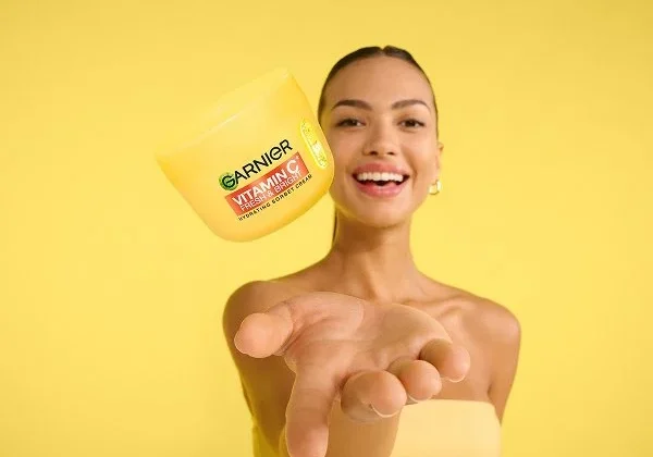 garnier-sorbet-cream-%ce%bc%ce%b5-vitamin-c-%ce%b1%cf%85%cf%84%ce%ae-%ce%b4%ce%b5%ce%bd-%ce%b5%ce%af%ce%bd%ce%b1%ce%b9-%ce%bc%ce%b9%ce%b1-%ce%ba%ce%bb%ce%b1%cf%83%cf%83%ce%b9%ce%ba%ce%ae-%ce%ba%cf%810