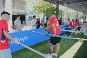 human-foosball-%cf%84%ce%bf-%cf%80%ce%b9%ce%bf-%ce%b4%ce%b9%ce%b1%cf%83%ce%ba%ce%b5%ce%b4%ce%b1%cf%83%cf%84%ce%b9%ce%ba%cf%8c-%cf%80%ce%b1%ce%b9%cf%87%ce%bd%ce%af%ce%b4%ce%b9-%cf%84%ce%bf%cf%850